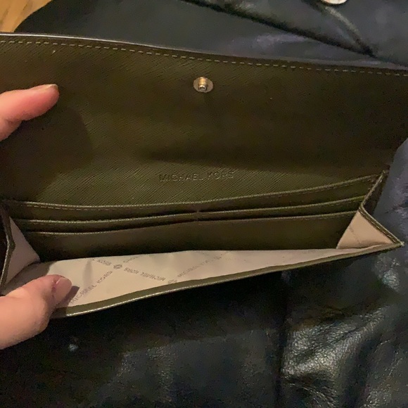 Wallet - Picture 2 of 5